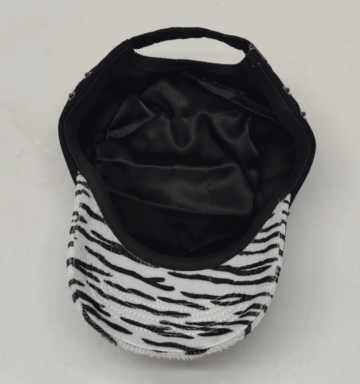Double Brim Painter's Hat - Black and Zebra Print - Rabiun